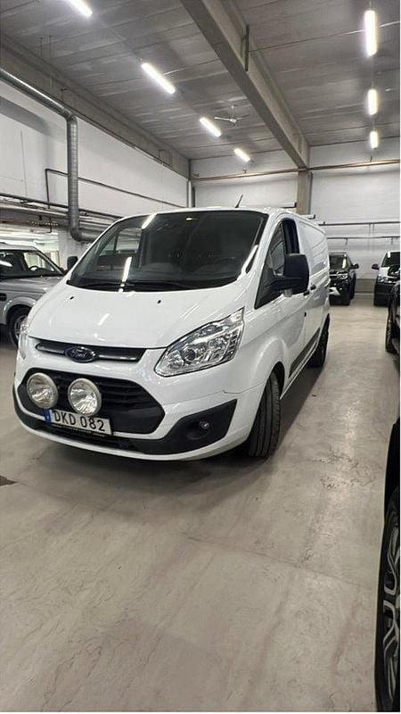 Vit Begagnad 2015 Ford Transit Custom | 110 000 kr (Dyr) - Bild 1/4