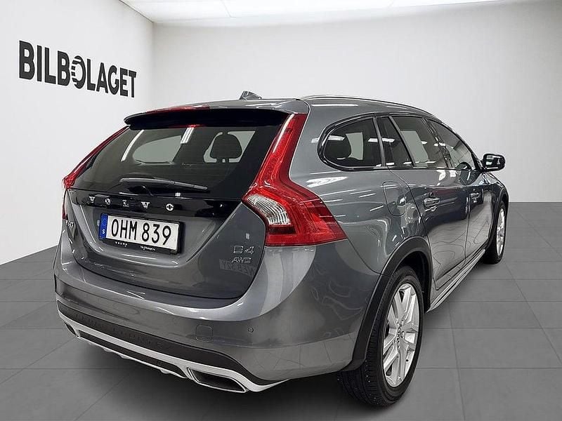 Begagnad Volvo V60 CC Summum 190 HK (139 kW) 2016 Grå Kombi