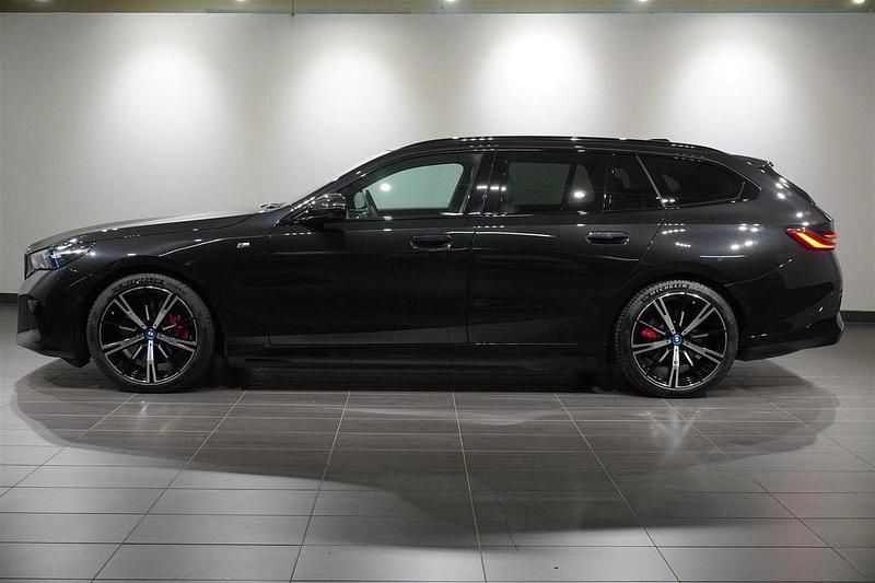 Begagnad BMW i5 Efficient Dynamics 250 kW (340 HK) 2024 Svart Sedan