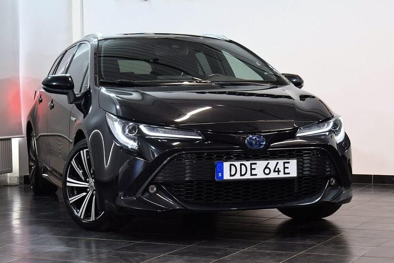 Begagnad Toyota Corolla Style 122 HK (89 kW) 2021 Svart metallic Kombi