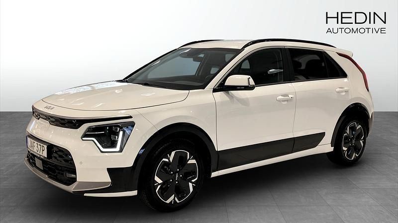 Vit Begagnad 2023 Kia e-Niro SUV | 319 900 kr - Bild 1/4