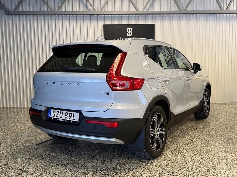 Begagnad Volvo XC40 Inscription 190 HK (139 kW) 2022 Silver SUV