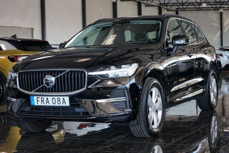 Svart Begagnad 2022 Volvo XC60 Momentum SUV | 364 500 kr (Bra pris) - Bild 1/4