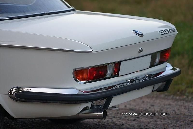 Begagnad BMW E9 200 HK (147 kW) 1972 Vit Sportkupé