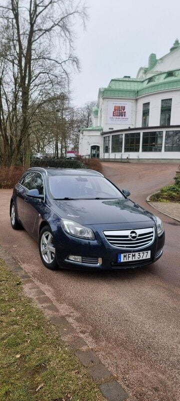 Blå Begagnad 2012 Opel Insignia Kombi | 55 000 kr (Bra pris) - Bild 1/4