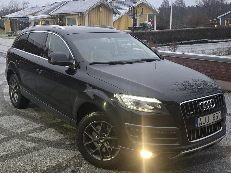 Svart Begagnad 2011 Audi Q7 Design SUV | 159 000 kr (Marknadspris) - Bild 1/4