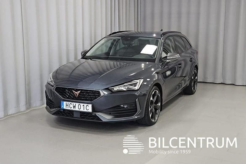Grå Begagnad 2023 Cupra Leon Kombi | 274 900 kr (Marknadspris) - Bild 1/4