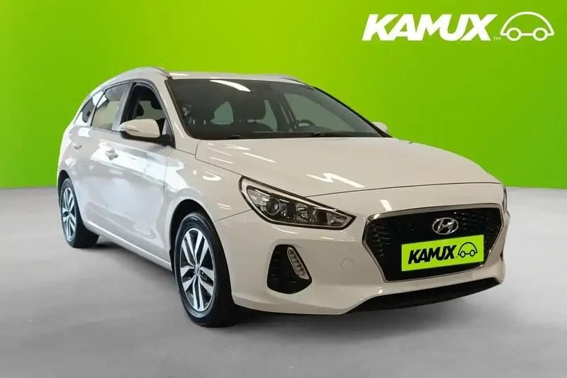 Vit Begagnad 2018 Hyundai i30 Kombi | 134 800 kr (Marknadspris) - Bild 1/4