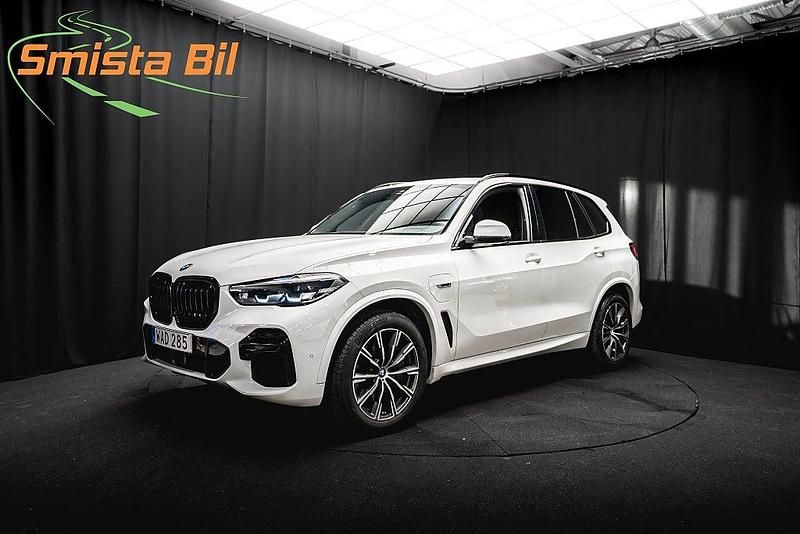 Vit Begagnad 2022 BMW X5 M Sport SUV | 714 900 kr - Bild 1/3