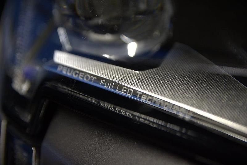 Begagnad Peugeot 3008 GT 131 HK (96 kW) 2023 Grå SUV