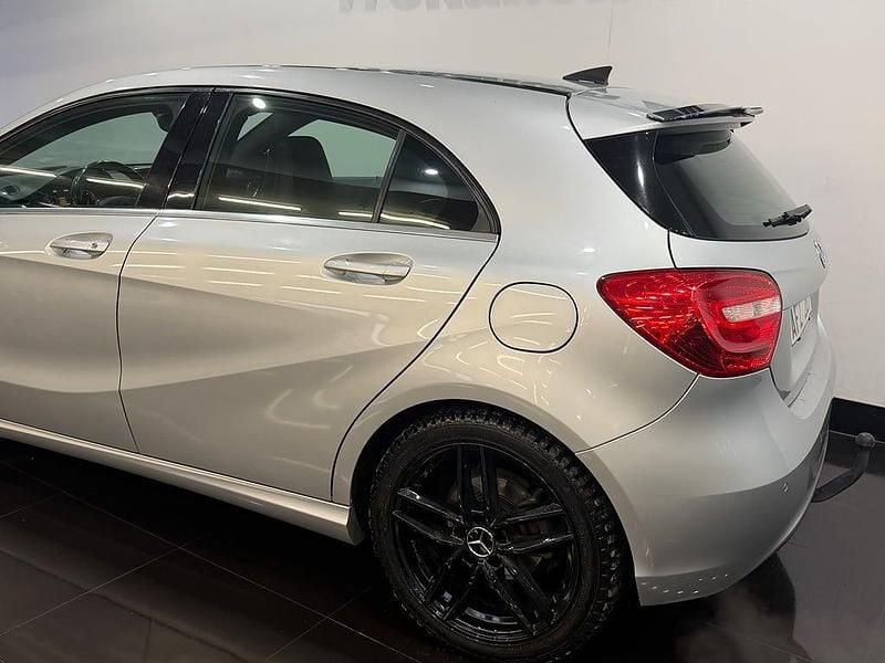 Begagnad Mercedes A180 Style 122 HK (89 kW) 2013 Silver Halvkombi