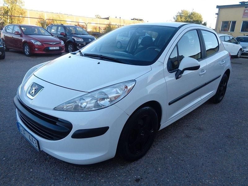 Vit Begagnad 2009 Peugeot 207 Halvkombi | 44 900 kr (Lite dyr) - Bild 1/4
