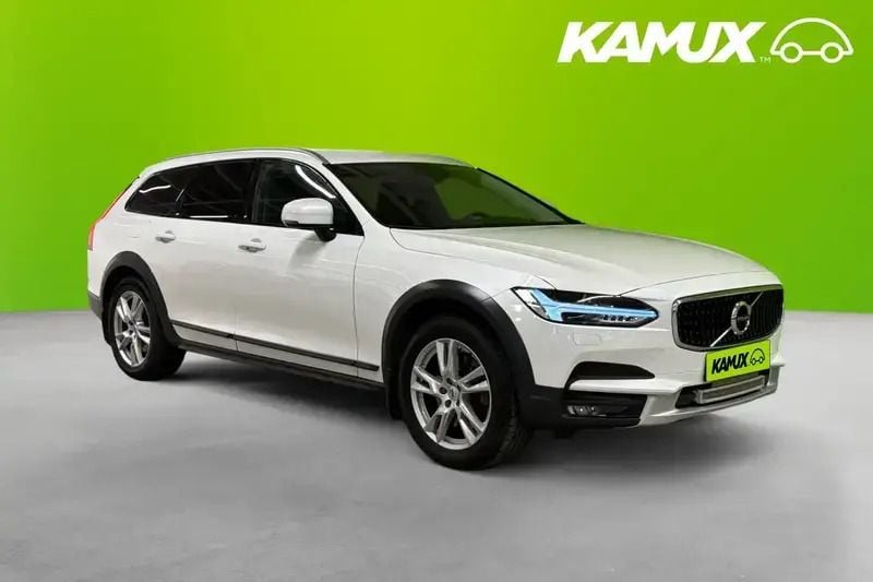 Vit Begagnad 2018 Volvo V90 CC Momentum Kombi | 268 900 kr (Marknadspris) - Bild 1/4