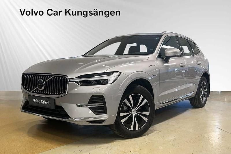 Begagnad Volvo XC60 Core 355 HK (261 kW) 2025 Silver SUV