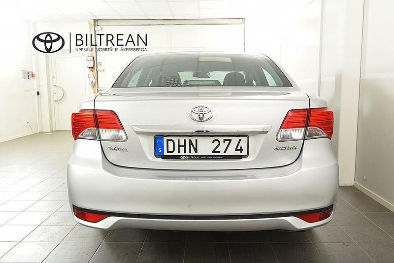 Begagnad Toyota Avensis Business Edition 147 HK (108 kW) 2013 Silver Sedan