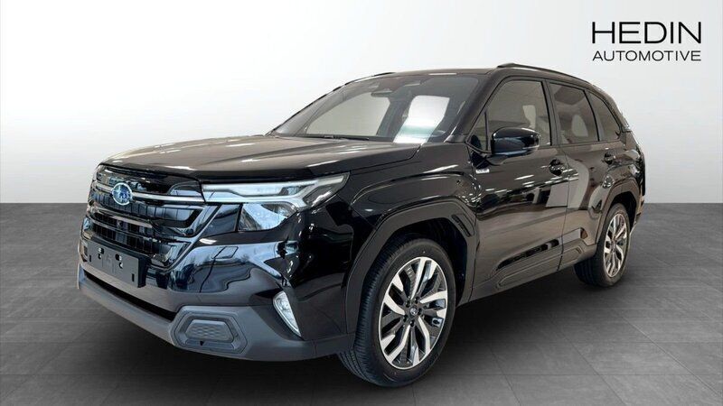 Svart (black) Ny 2025 Subaru Forester SUV | 463 400 kr (Marknadspris) - Bild 1/4
