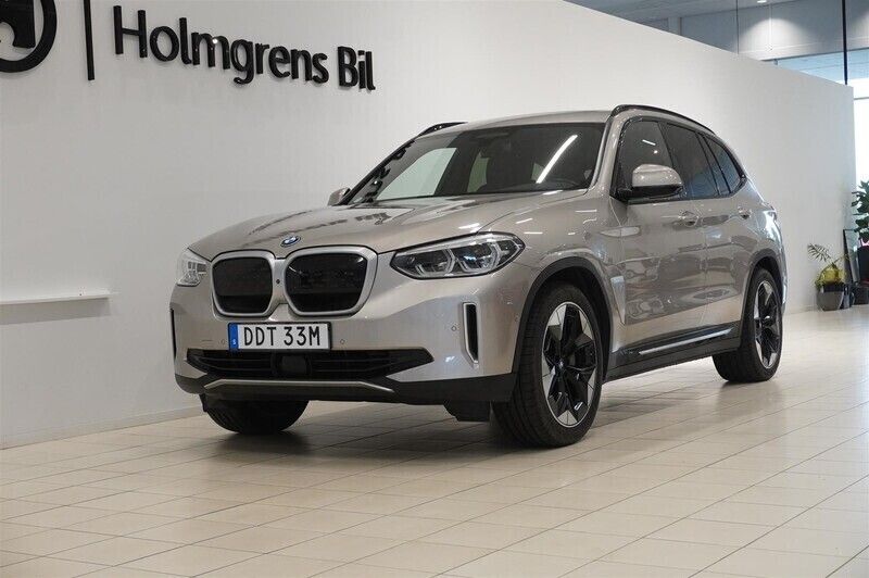 Silver Begagnad 2021 BMW iX3 Shadowline SUV | 429 900 kr (Lite dyr) - Bild 1/4