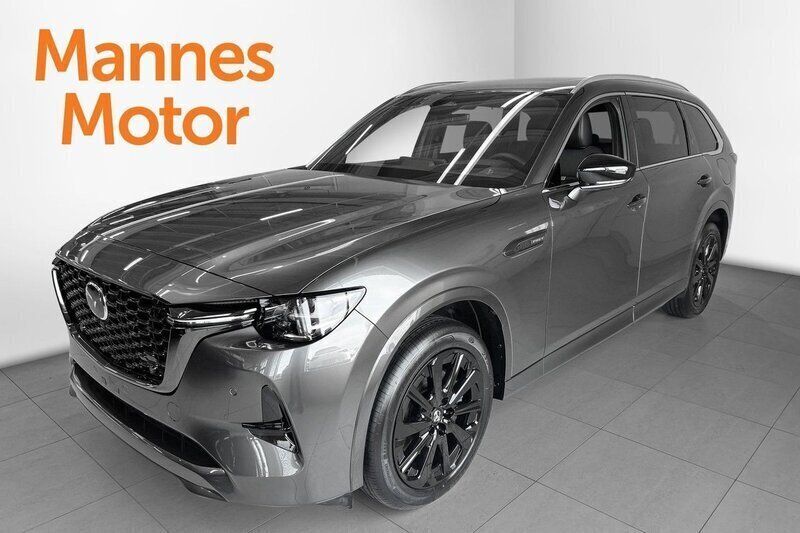 Grå Ny 2025 Mazda CX-80 Homura-Line SUV | 659 000 kr (Marknadspris) - Bild 1/4