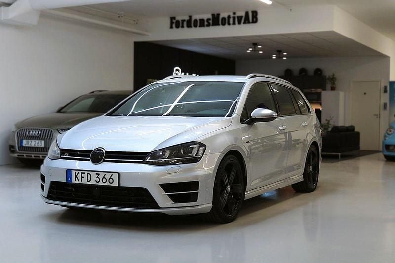 Silver Begagnad 2016 VW Golf VII R Kombi | 209 900 kr (Bra pris) - Bild 1/4