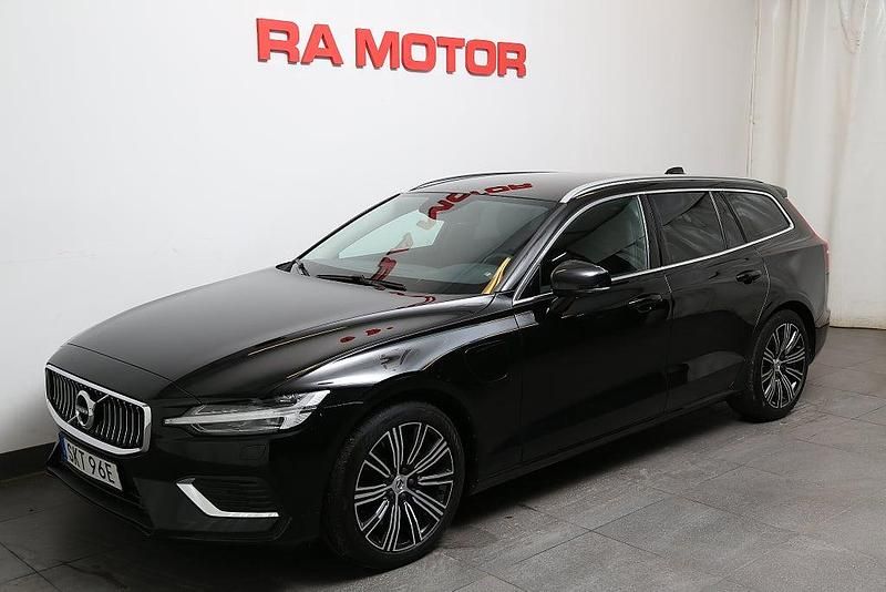 Svart Begagnad 2021 Volvo V60 Inscription Kombi | 279 900 kr (Bra pris) - Bild 1/3