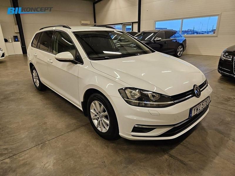 Begagnad VW Golf VII 110 HK (80 kW) 2017 Vit Kombi