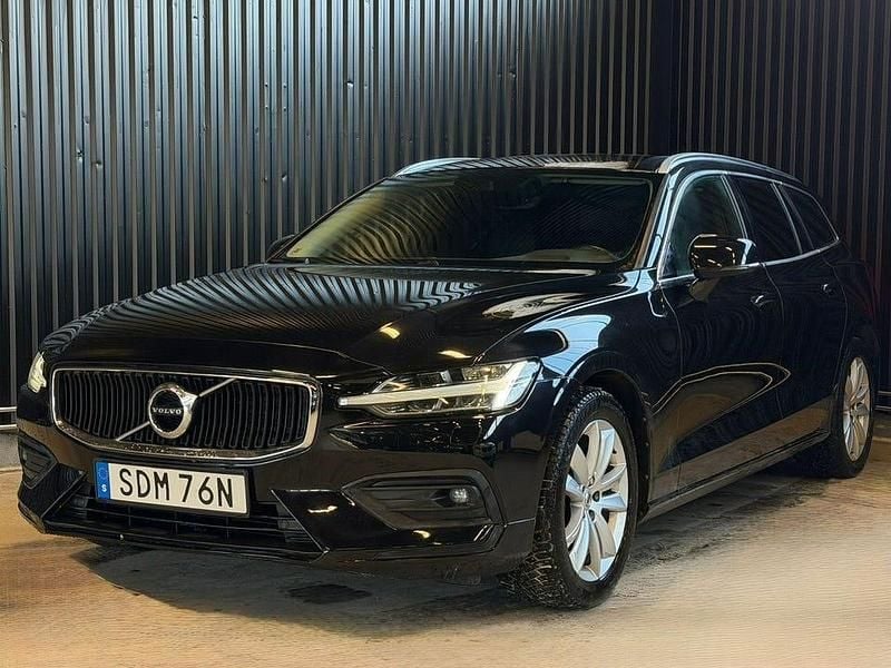 Svart Begagnad 2019 Volvo V60 Momentum Kombi | 259 900 kr (Bra pris) - Bild 1/4