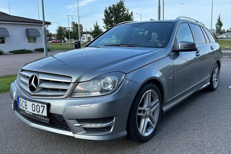 Silver Begagnad 2012 Mercedes C220 AMG Kombi | 119 900 kr (Lite dyr) - Bild 1/4