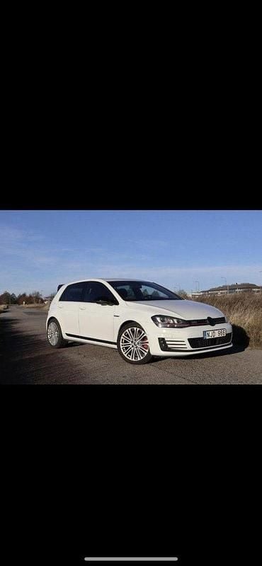 Vit Begagnad 2014 VW Golf VII GTI Halvkombi | 149 000 kr (Marknadspris) - Bild 1/4