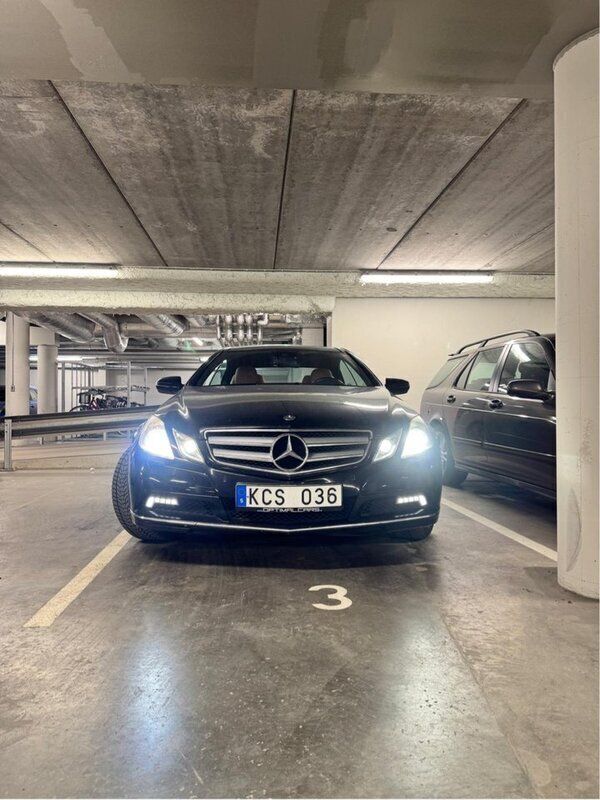 Svart Begagnad 2010 Mercedes E350 Sportkupé | 110 000 kr (Marknadspris) - Bild 1/4