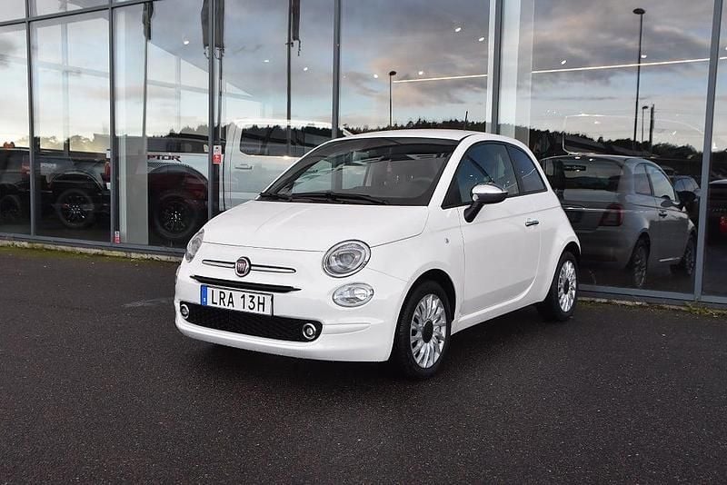 Vit Begagnad 2023 Fiat 500 Halvkombi | 139 000 kr (Bra pris) - Bild 1/4