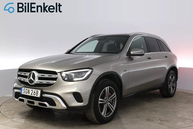 Begagnad Mercedes GLC300 Premium 324 HK (238 kW) 2020 Silver SUV