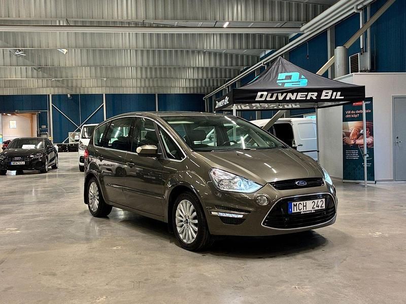 Grön Begagnad 2013 Ford S-MAX Business Edition Minibuss | 114 900 kr (Marknadspris) - Bild 1/4