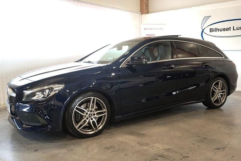 Mörkblå Begagnad 2017 Mercedes CLA220 Shooting Brake AMG Kombi | 219 000 kr (Marknadspris) - Bild 1/4