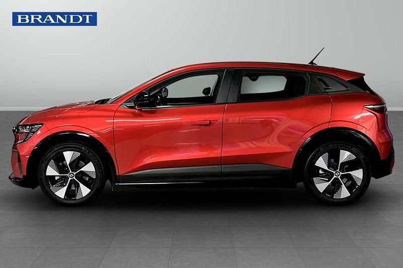 Begagnad Renault Mégane IV Equilibre 97 kW (132 HK) 2023 Röd