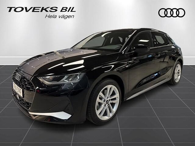 Brilliantsvart Begagnad 2024 Audi A3 Advanced Plus Halvkombi | 299 900 kr (Dyr) - Bild 1/4