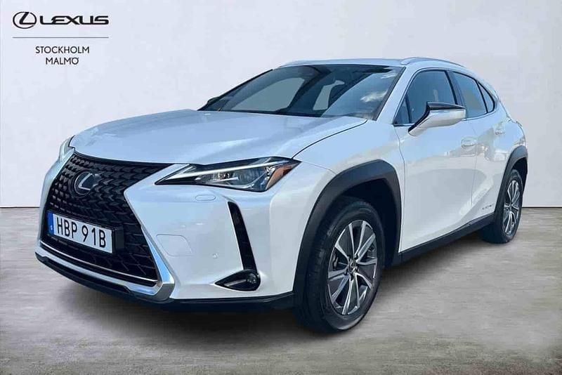 Vit Begagnad 2022 Lexus UX 300e SUV | 269 000 kr - Bild 1/1