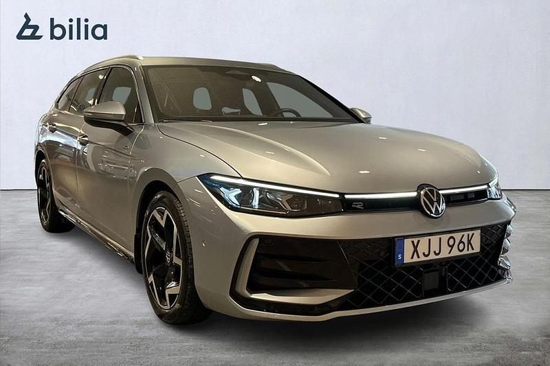 Begagnad VW Passat R-line 196 HK (144 kW) 2024 Silver Kombi