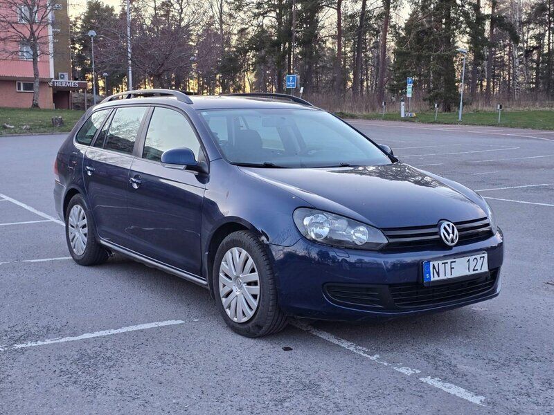 Blå Begagnad 2011 VW Golf VI Kombi | 33 000 kr (Superpris) - Bild 1/4