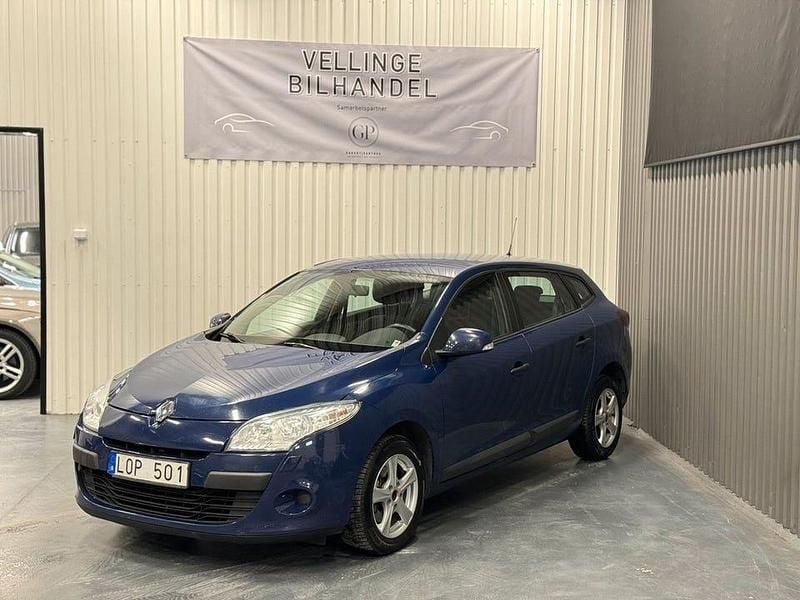 Blå Begagnad 2011 Renault Mégane GrandTour Kombi | 29 900 kr (Marknadspris) - Bild 1/4