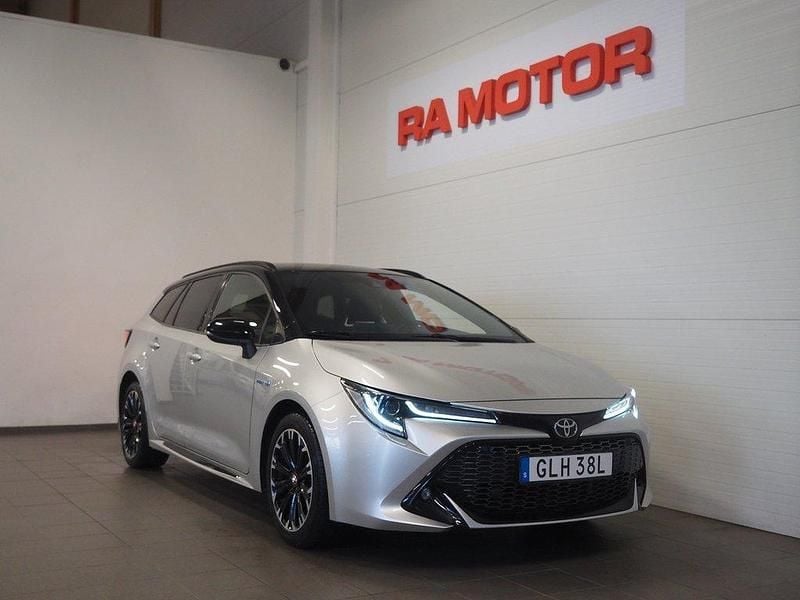 Silver Begagnad 2020 Toyota Corolla Sport Kombi | 249 900 kr (Marknadspris) - Bild 1/4