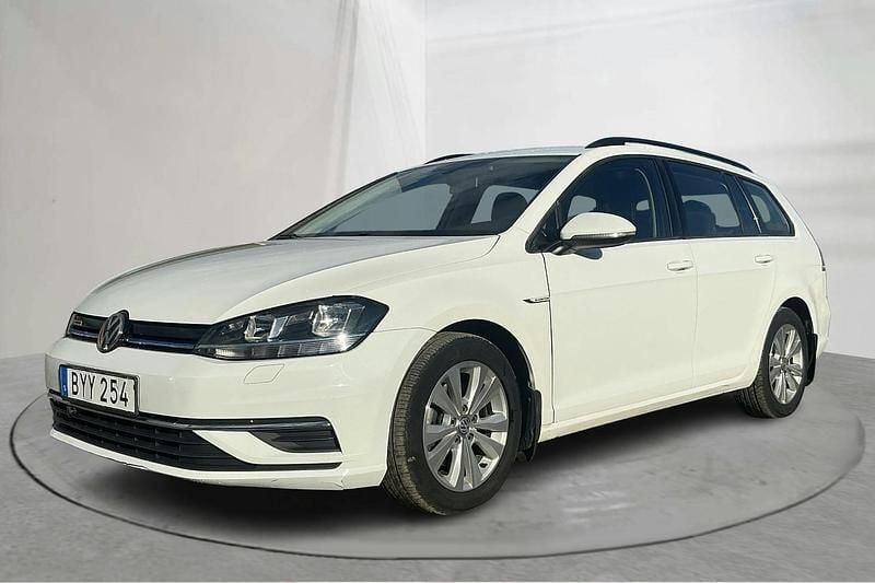 Vit Begagnad 2018 VW Golf VII | 79 000 kr - Bild 1/4