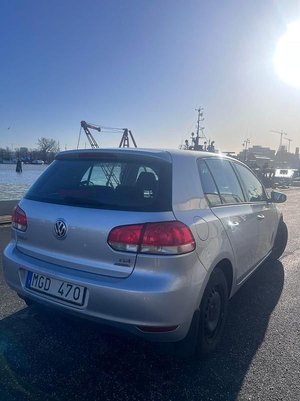 Begagnad VW Golf VII 105 HK (77 kW) 2012 Silver
