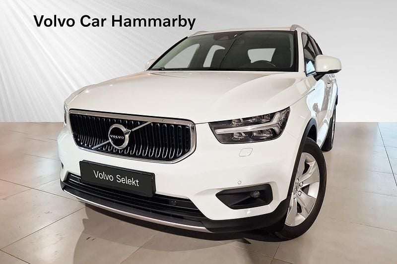 Vit Begagnad 2020 Volvo XC40 Momentum SUV | 294 900 kr (Marknadspris) - Bild 1/3