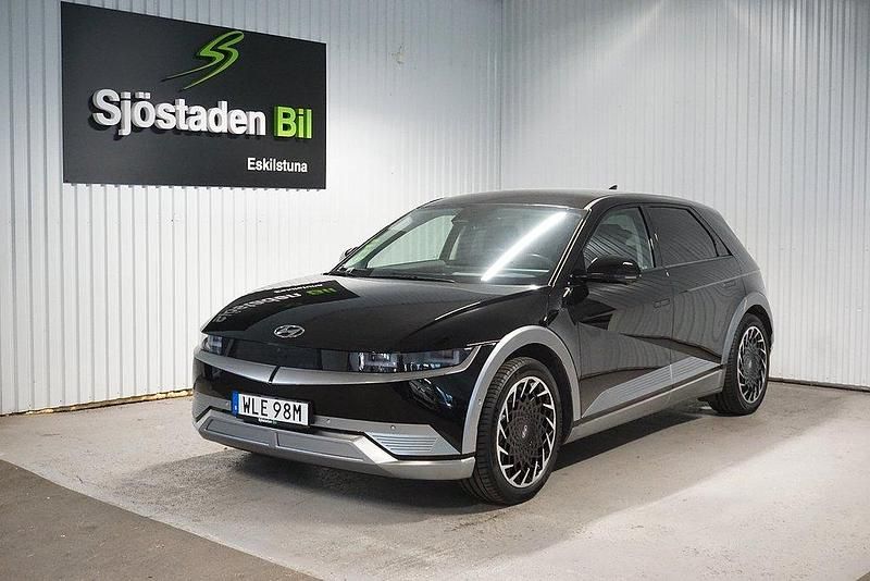 Svart Begagnad 2021 Hyundai Ioniq 5 Advanced SUV | 359 900 kr (Bra pris) - Bild 1/4