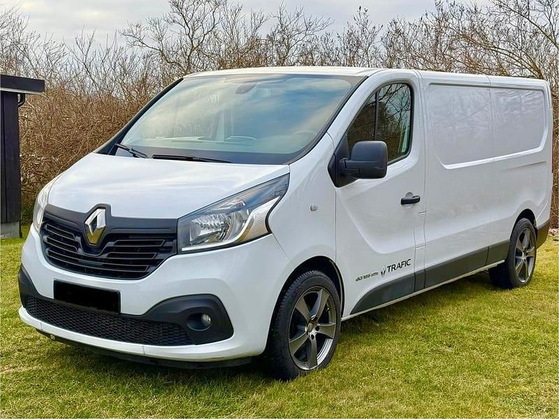 Begagnad Renault Trafic 140 HK (102 kW) 2016 Minibuss