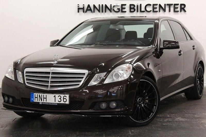 Mörkbrun (brun) Begagnad 2010 Mercedes E350 Avantgarde Sedan | 109 900 kr (Marknadspris) - Bild 1/4