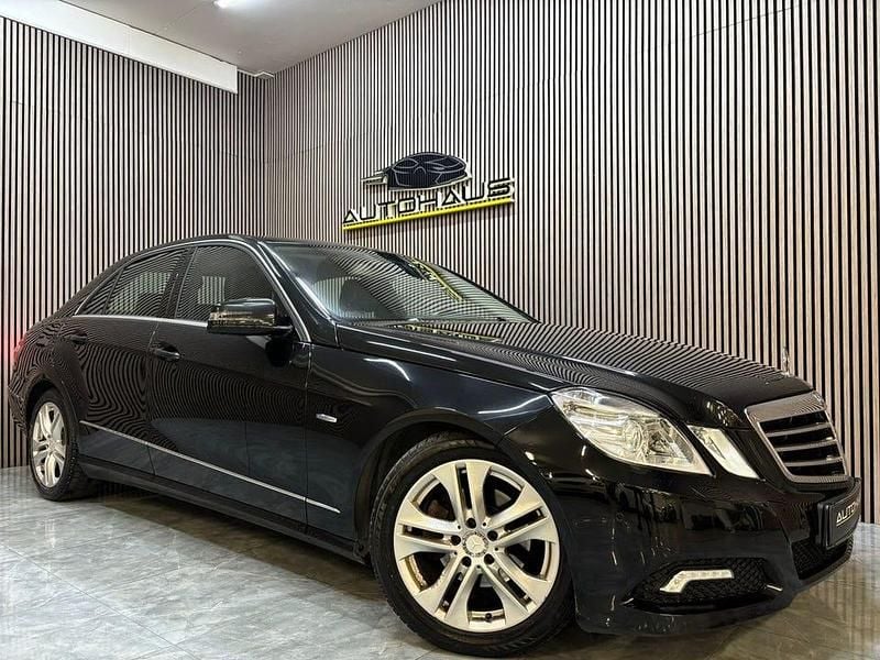 Svart Begagnad 2010 Mercedes E200 Sedan | 99 900 kr (Marknadspris) - Bild 1/4