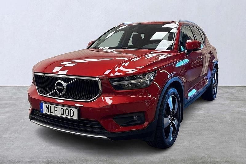 Röd Begagnad 2020 Volvo XC40 Momentum SUV | 309 900 kr (Marknadspris) - Bild 1/4