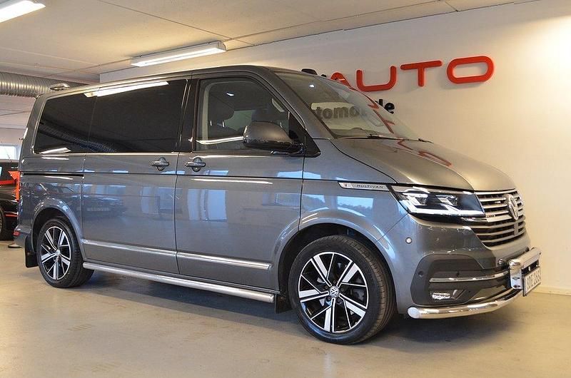Indiumgrå metallic Begagnad 2020 VW Multivan Highline Van | 459 000 kr (Marknadspris) - Bild 1/4