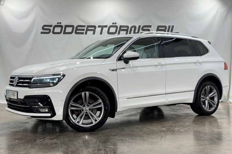 Vit Begagnad 2020 VW Tiguan R-line SUV | 269 900 kr (Marknadspris) - Bild 1/4